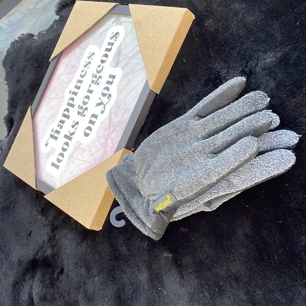 NWOT Heat Saver Gray and Black Fleece Gloves Lined Small Boys 5